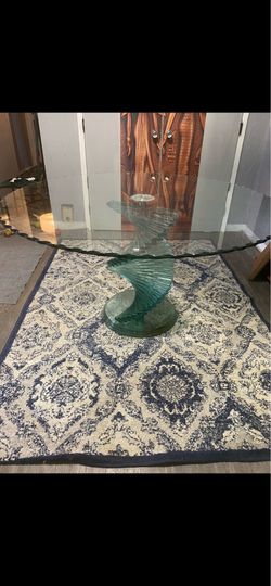 Dining room table