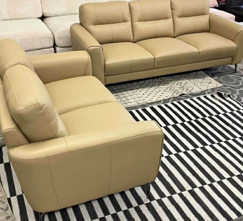 New Luxury Genuine Leather Couch And Love Seat Set / Free Delivery