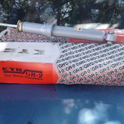 1990/00 Lexus LS 400 shock adsbr in box