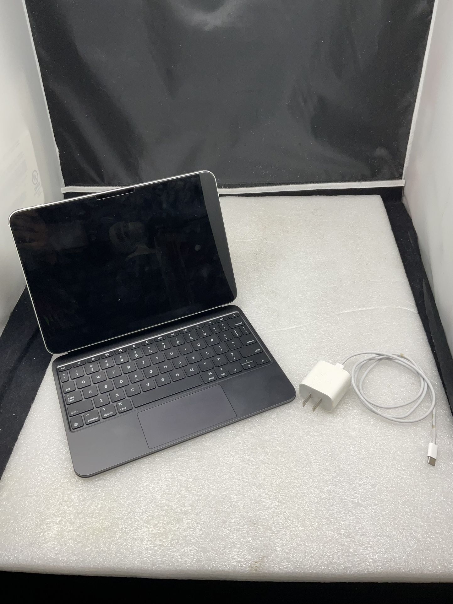 Apple 11" iPad Pro M4 Chip 256GB Wi-Fi + 5G LTE Silver