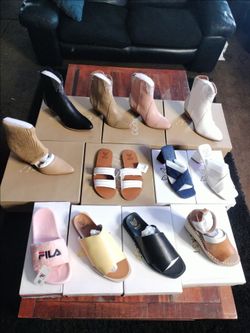 Woman boots sandals shoes I have Manny diferente stiles 15 each or 3 pairs x $ 40 or 6 pairs x 66 mix and match