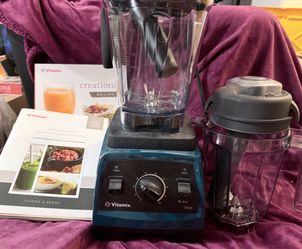 Vitamix VM01050 Low Profile 64 oz Container and Dry Container Blue