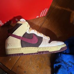   Nike Women Dunk High 1985