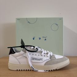 Off-White 5.0 Low Top Sneakers Size 9 White Black