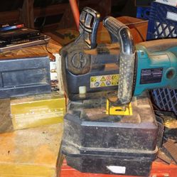 Makita Chainsaw 