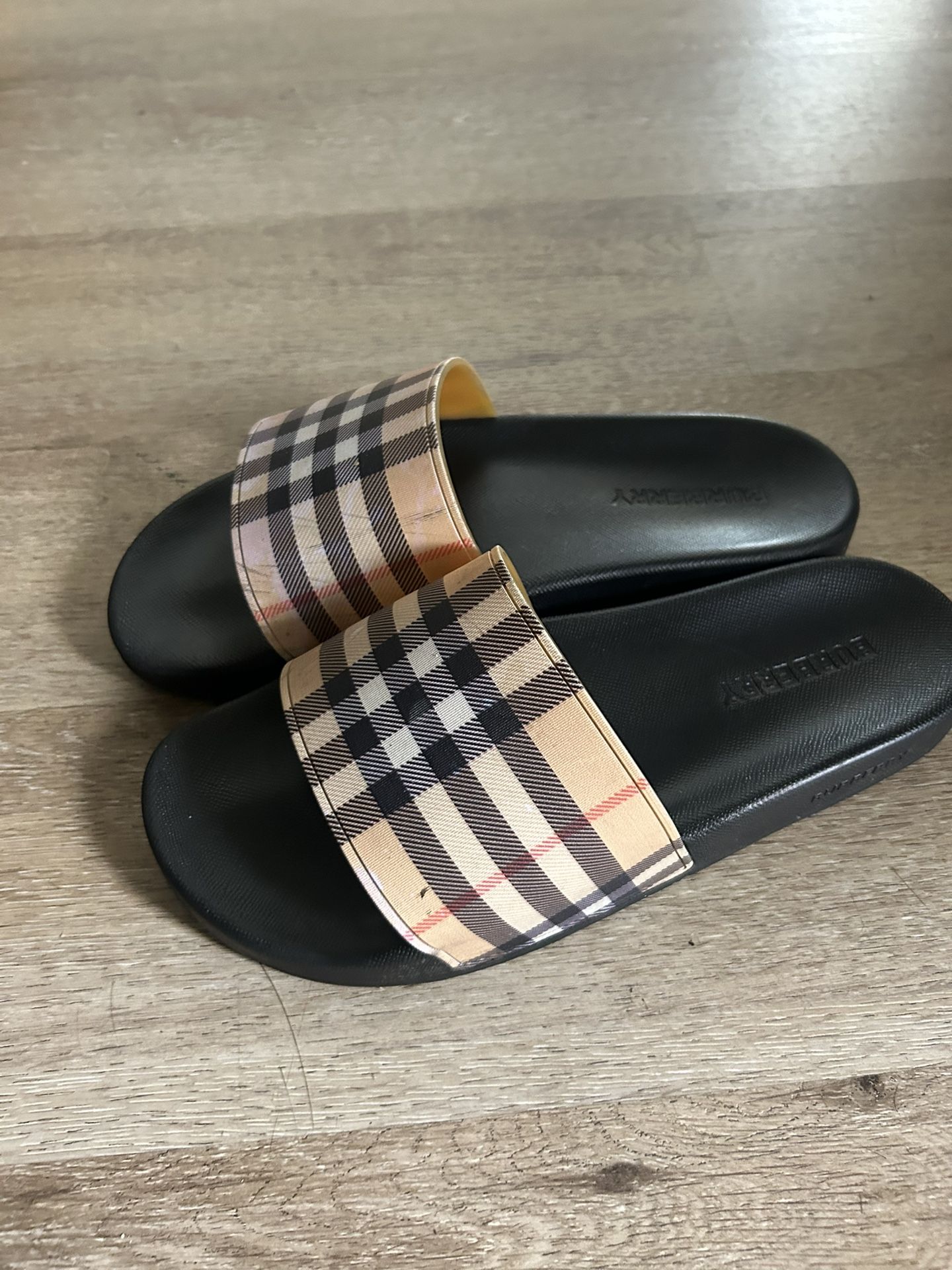 Burberry Slides (NOT Reps)