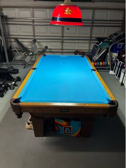 Pool table 7 1/2 Olhausen (negotiable)￼