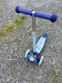 Bluey Kids Three-Wheel Scooter