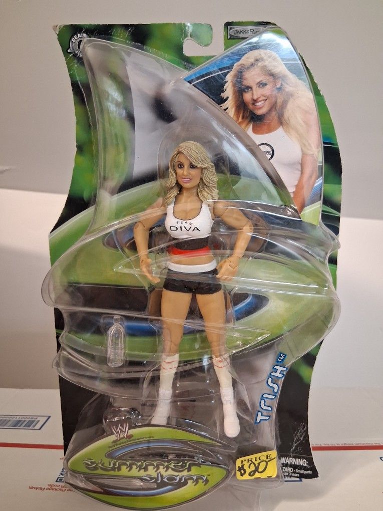 WWE TRISH STRATUS COLLECTABLE ACTIONS FIGURE