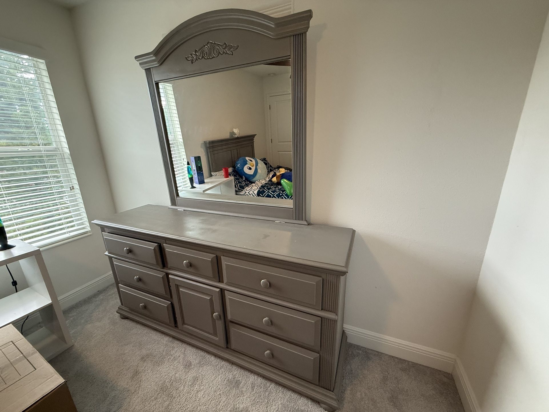 Dresser & Mirror