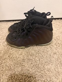 Kid shoes size 2y