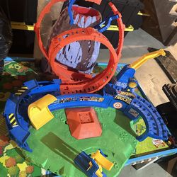 Hot Wheels Monster Trucks T. Rex Volcano Arena truck play set. 