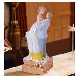 Wedding Cake Couple Topper Figurine 