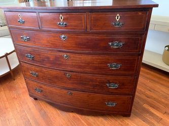 Antique Mahogany Bow Front Chest of Drawers A mahogany serpentine front chest of drawers George IV Period, c. 1(contact info removed)