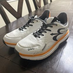 GDEFY Gravity Defyer Running / Walking Shoes – Mens Size 9