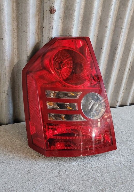 2008-2010 Chrysler 300 Taillight Driver Left Side