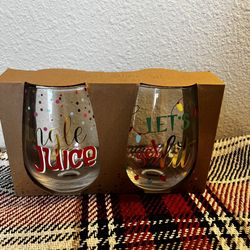 NWT stemless Christmas wine glasses set of two -22oz