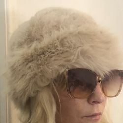 Furry Hat/White Russian Snow Beanie