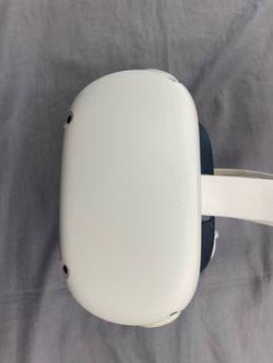 Meta Oculus Quest 2 VR Headset White For Parts/Repair Does Not Power On Only