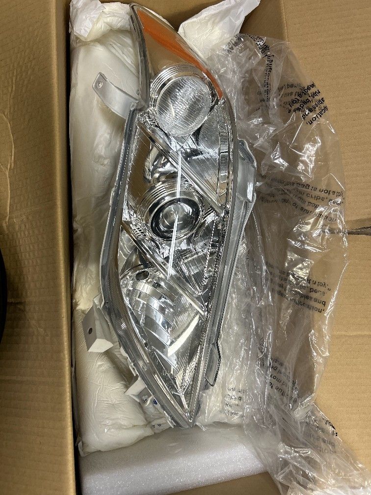 New 2007-2009 Toyota Camery Headlights
