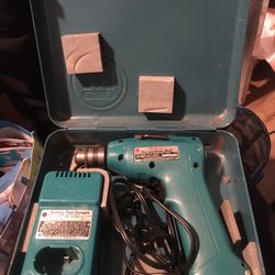 Makita  10mm Cordless Drill and Fast Charger