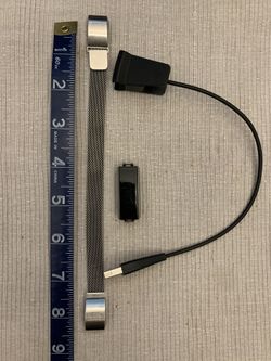 Fitbit Alta silver mesh and charger