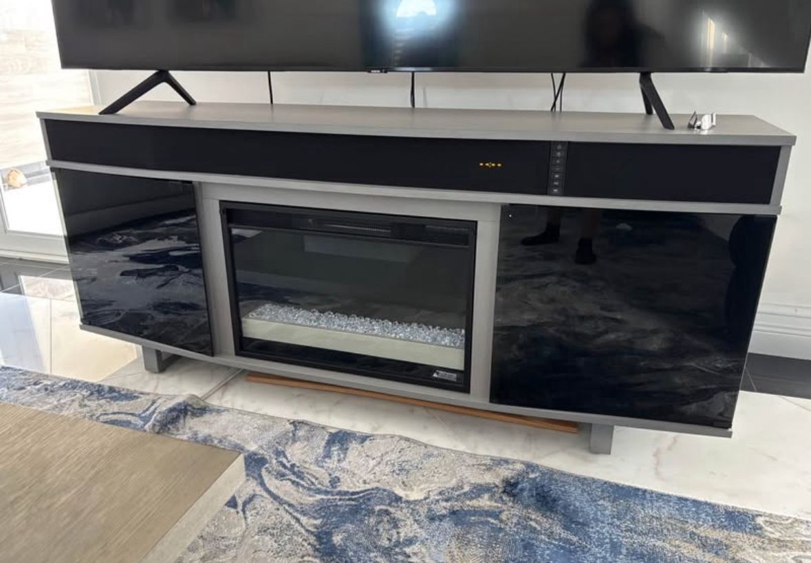 TV console Table W/Fire Place