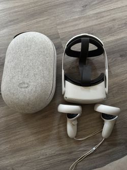 Meta Quest 2 Oculus + Pro Strap and Genuine Oculus Case