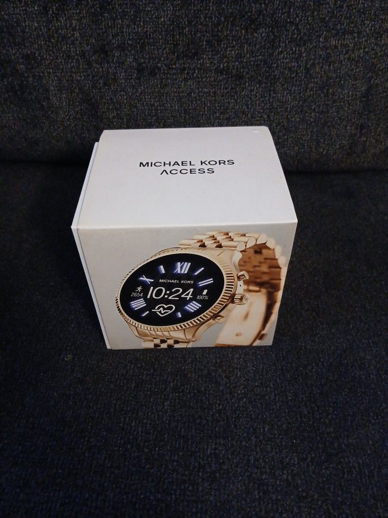 Michael Kors Access Watch Gold