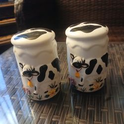Ceramic salt and pepper shakers