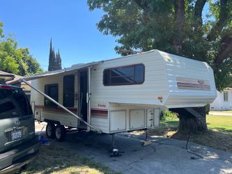 1989 Fleetwood Prowler 5th Wheel