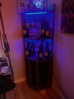 Liquor bar