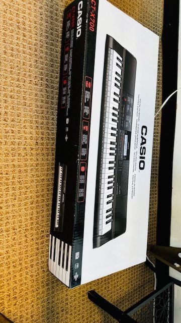 Casio CTX700 Keyboard