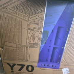 Hyte Y70 With Touch Screen 