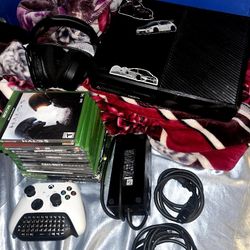 Xbox One With Accessories 