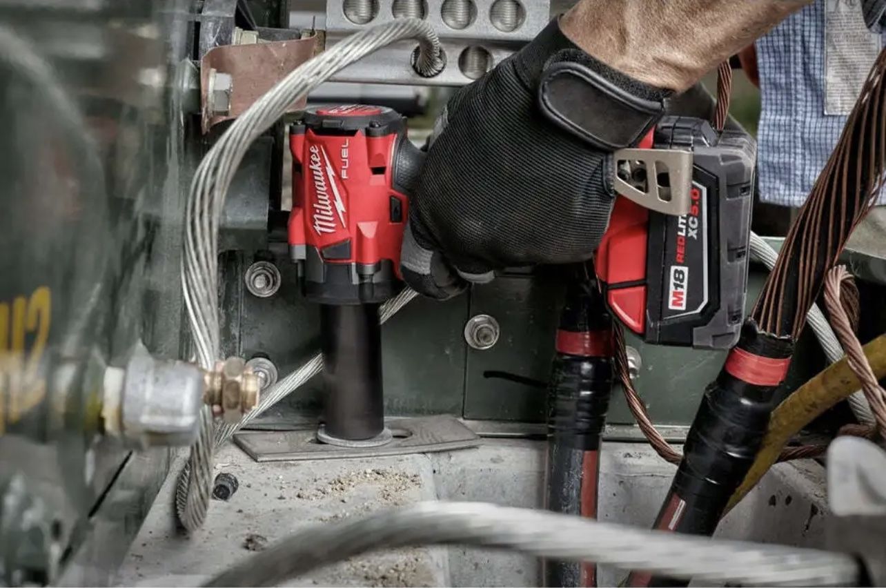1/2” Compact Impact Wrench With Pin Detent