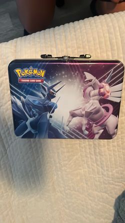 Pokémon card lunch box with sleeves, holofoil cards and basic cards