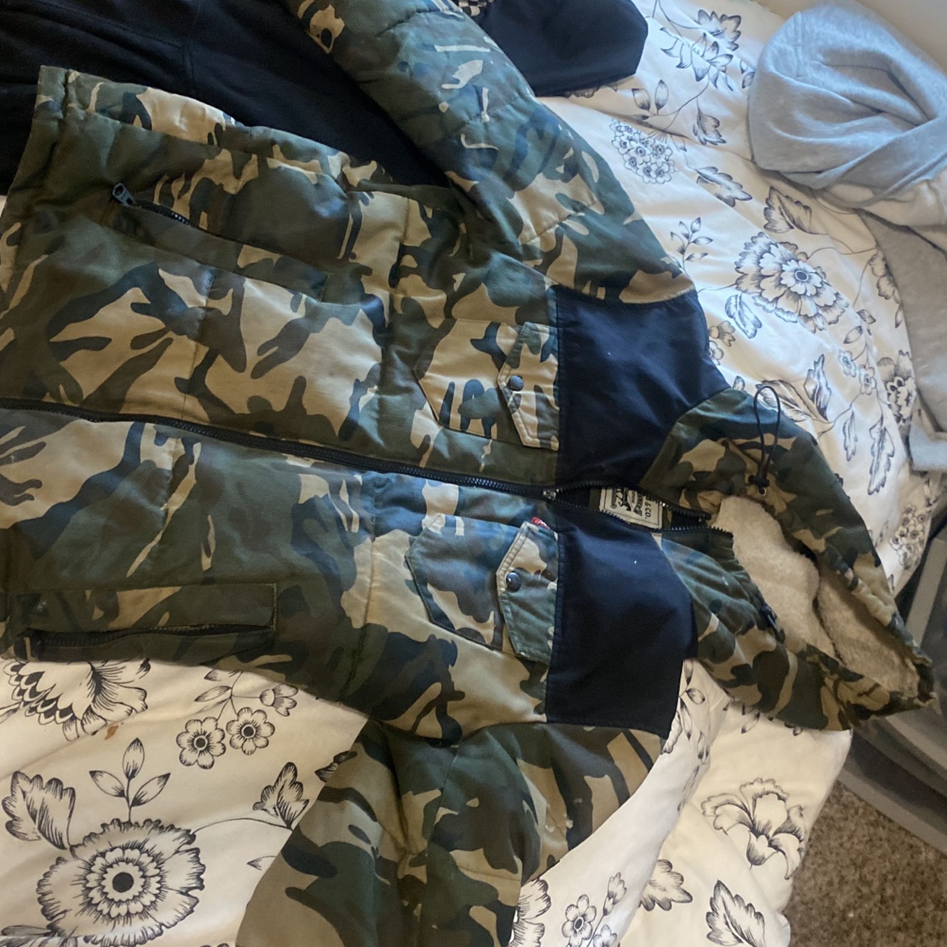 Levi Puffer Jacket 