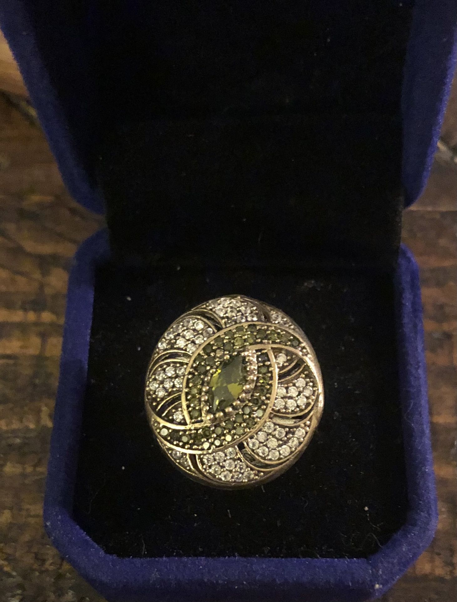 Beautiful Sterling Silver (.925) Peridot Sparkling AAA CZs Ring Size 8 Pics Don’t Do It Justice