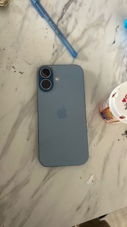 2 iPhones