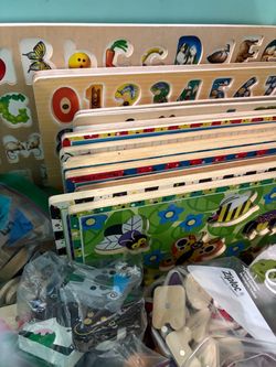 Wooden pieced puzzles for children
