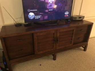 Tv stand