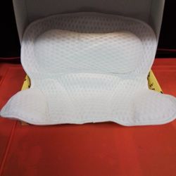 Bathtub Pillow_NEW_$8