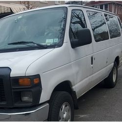 2012 Ford E350 Super Duty
