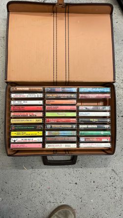Cassette case with cassettes