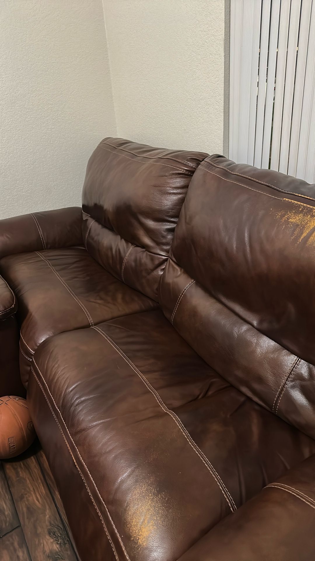 Brown Reclining Leather Couch – Comfy & Spacious