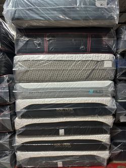 Quen Size.  Mattress With Box Spring. 