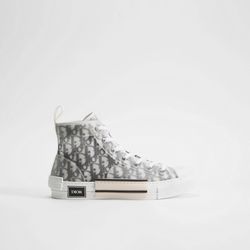 B23 League High-Top Sneaker