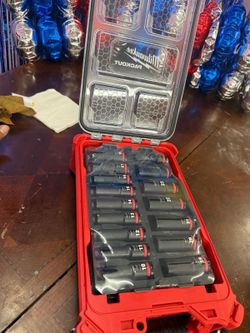 Milwaukee Packout 1/2 In Impact Socket Set new $110 firm