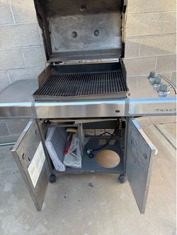***BRAND NEW*** GENESIS GAS GRILL